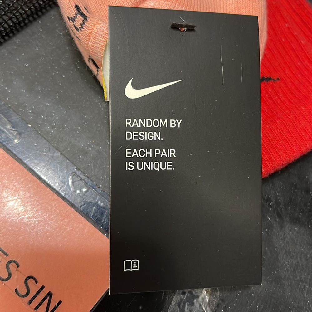 Nike Everyday Plus Cushioned
Multi-Color
Size L
Crew Socks (2 Pairs)
DH6096-902 - Picture 12 of 15